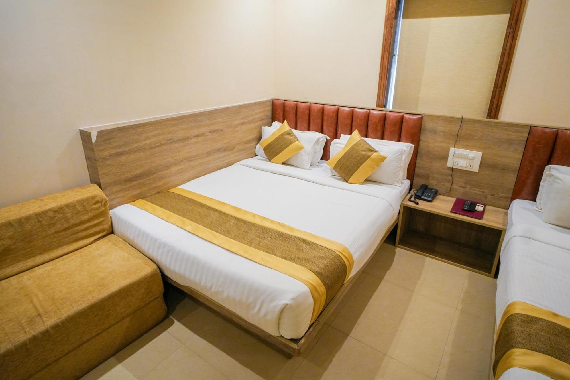 Hotel Skylink Hospitality Mahalaxmi Mumbai Exterior photo