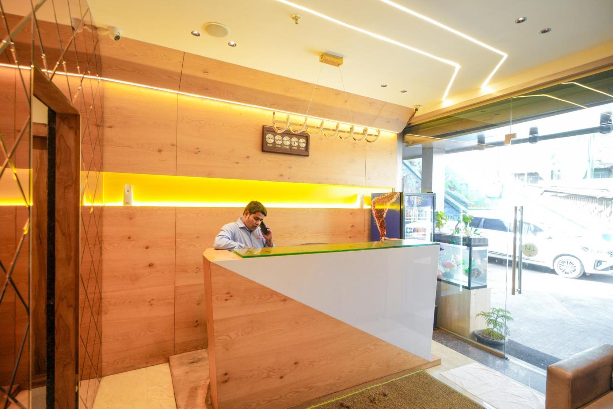 Hotel Skylink Hospitality Mahalaxmi Mumbai Exterior photo