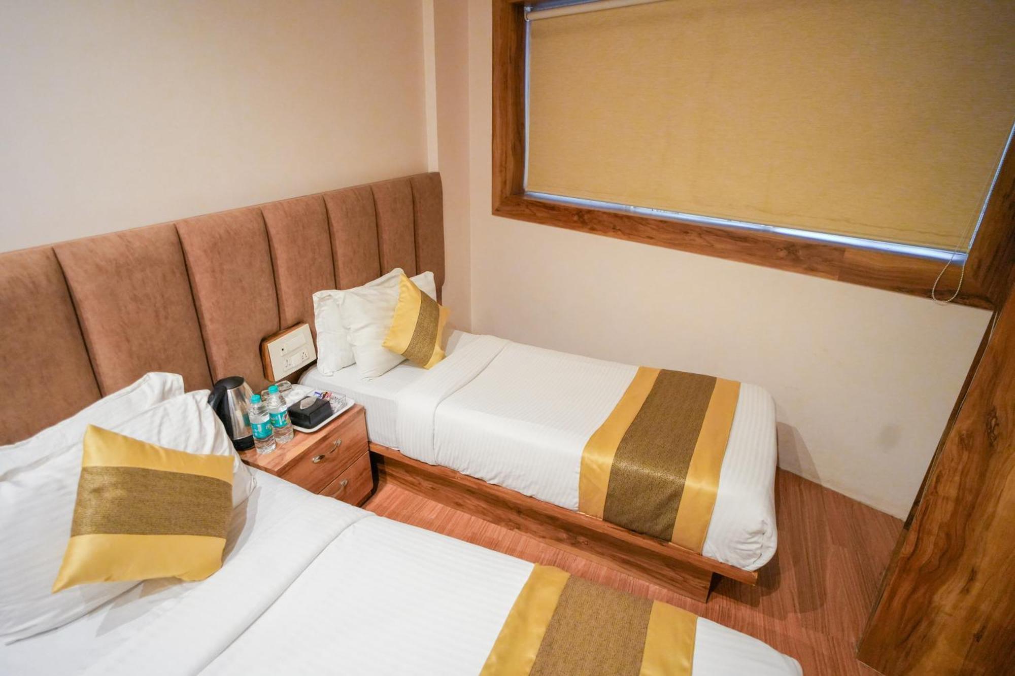 Hotel Skylink Hospitality Mahalaxmi Mumbai Exterior photo