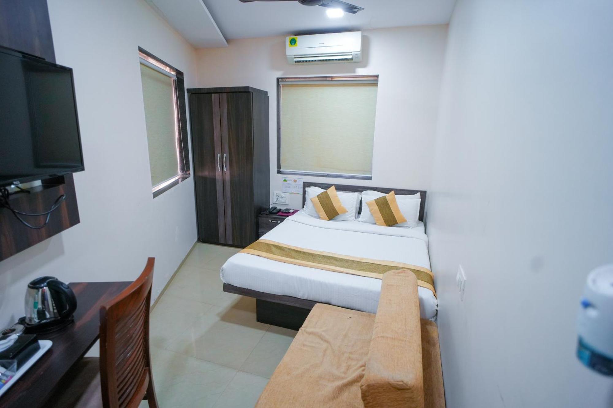 Hotel Skylink Hospitality Mahalaxmi Mumbai Exterior photo